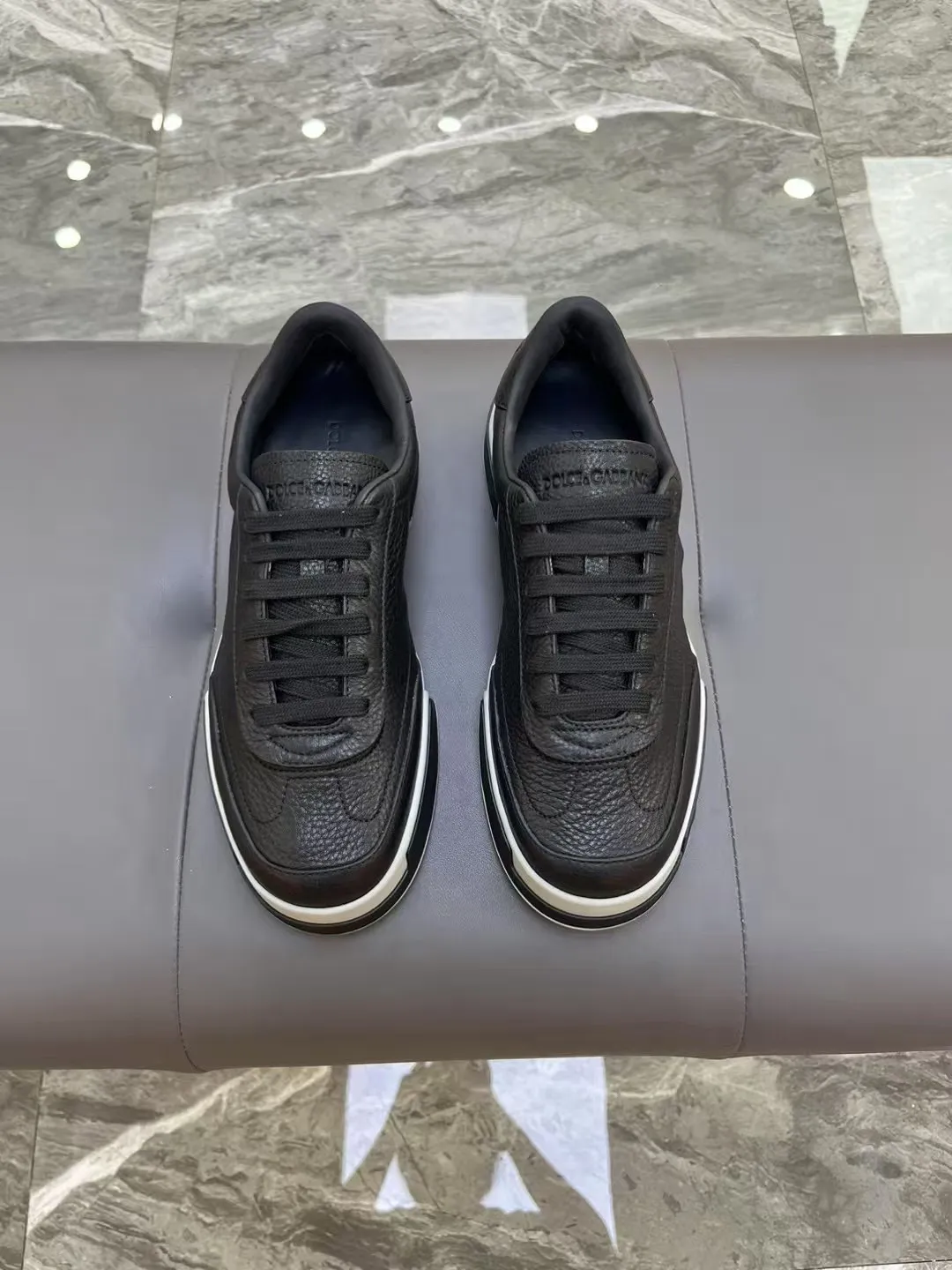Men's shoes 💰460 [New style] 🐝🐝⚠️[DG] ⚠️High grade, top craftsmanship ⚠️Men's casual style, regular size 39 to 44 (45 can be customized ⚠️D &G Fashionable and casual style, unique design style! Fully original single-layer calfskin hollow design, inner calfskin latex back foot! Exclusive for summer! Original TPU outsole! Look at the details of the quality, and it can stand up to all kinds of tests!